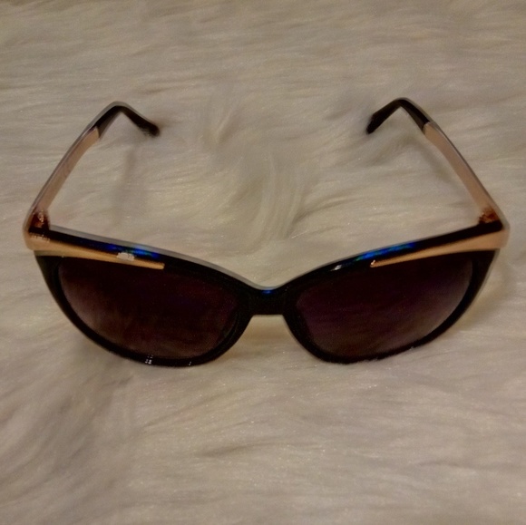 Sunglasses - Picture 2 of 4